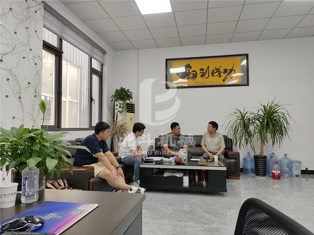 多地客戶(hù)密集到訪,掀起炭化機(jī)項(xiàng)目考察洽談的熱潮