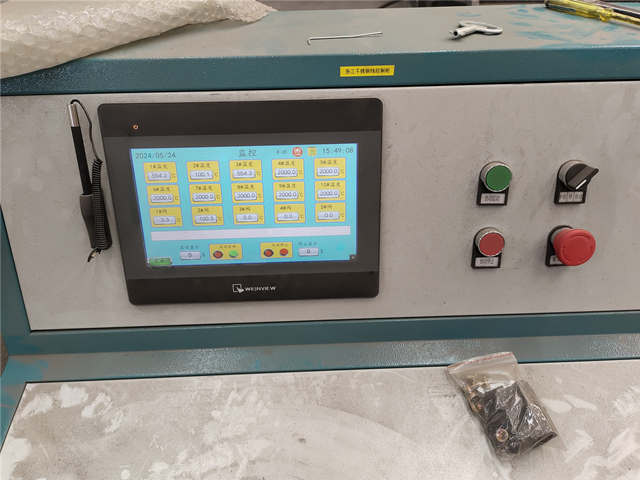 竹片炭化機(jī)順利開(kāi)啟試機(jī)模式