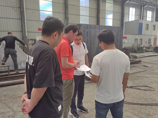 非洲客戶(hù)對(duì)鞏義北斗智能化炭化機(jī)的贊賞